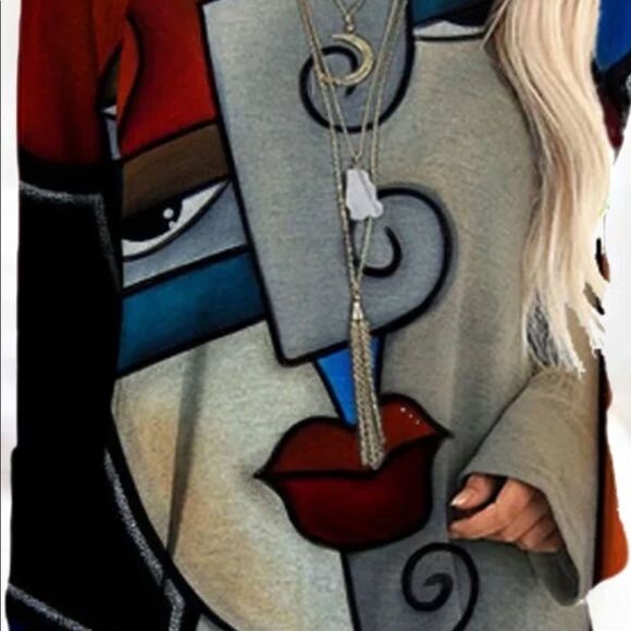 💥💥NWT Abstract long sleeve top. - Picture 3 of 5